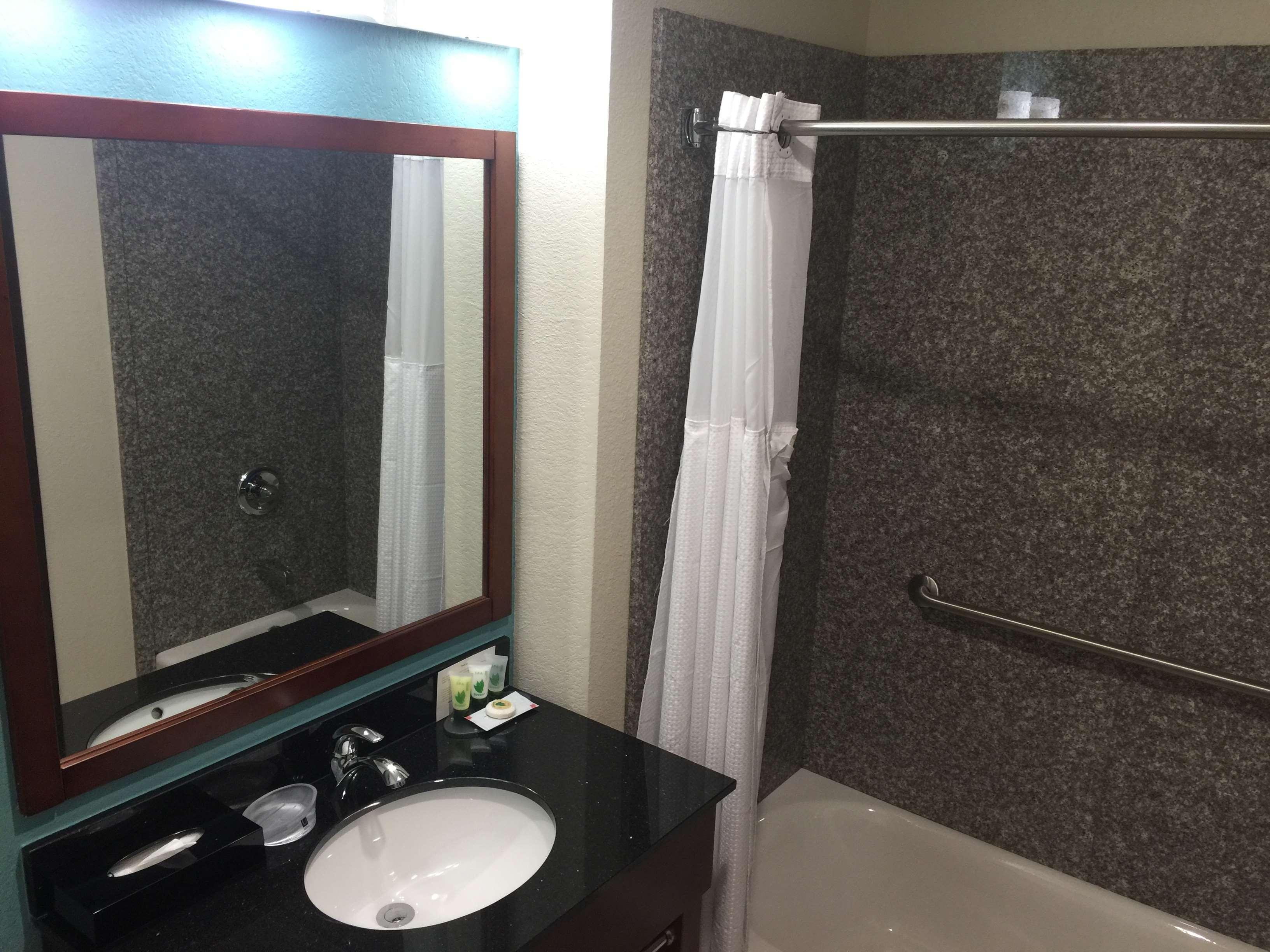Best Western Plus/Executive Residency Elk City Eksteriør billede