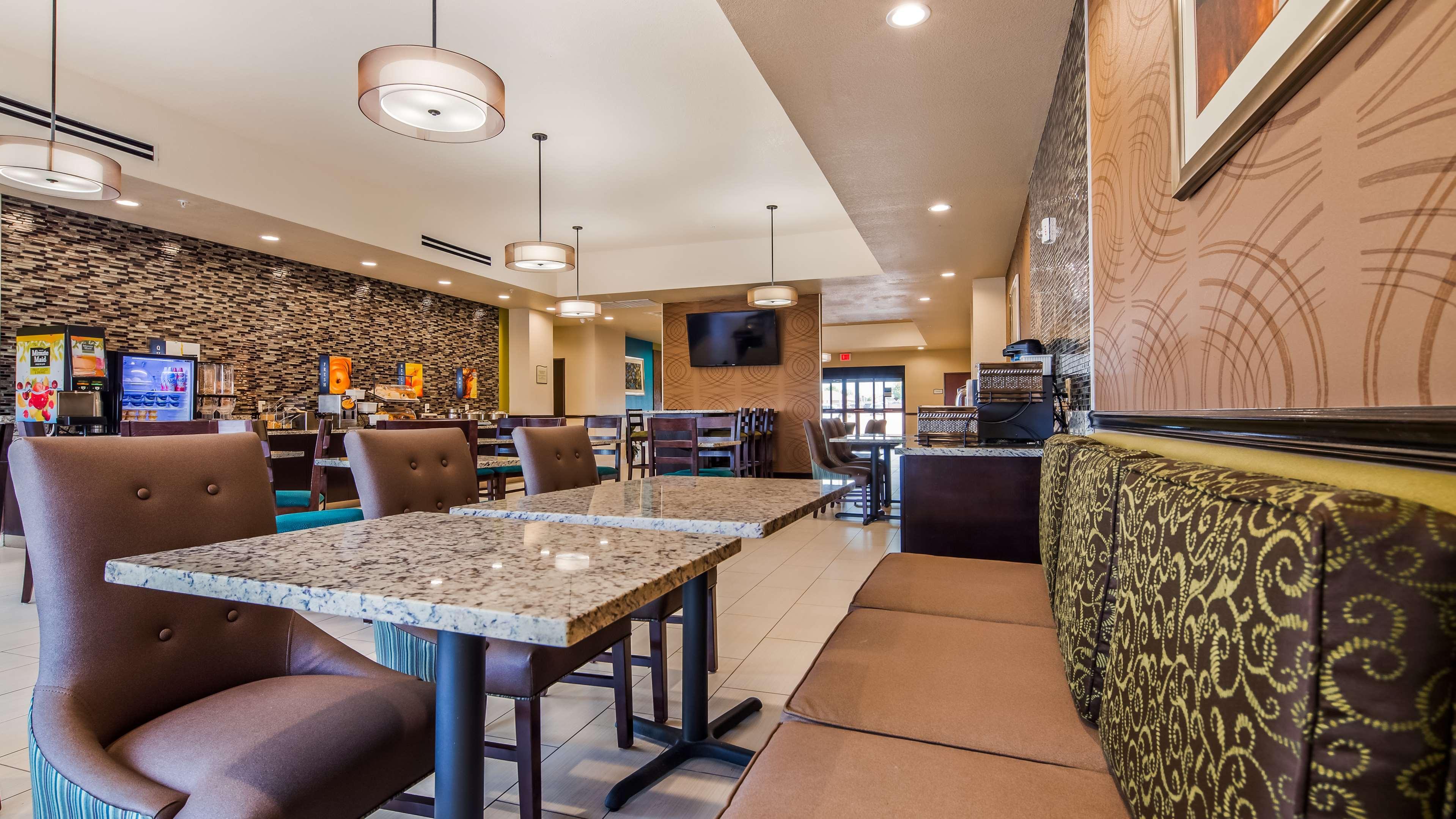 Best Western Plus/Executive Residency Elk City Eksteriør billede