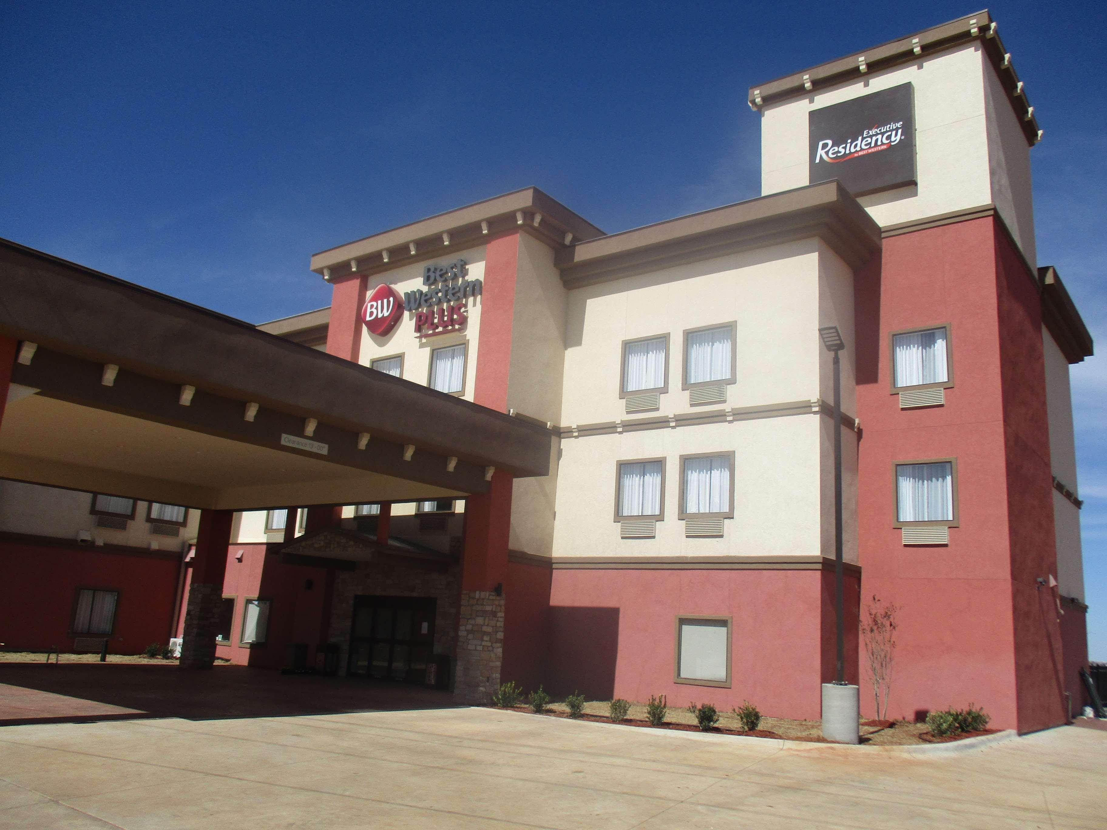 Best Western Plus/Executive Residency Elk City Eksteriør billede